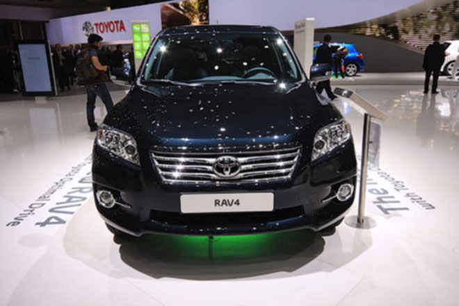 В Женеве дебютировал обновленный кроссовер Toyota RAV4