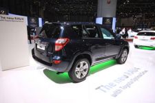 В Женеве дебютировал обновленный кроссовер Toyota RAV4