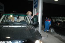 Певица Рагсана работает на автозаправке (фотосессия)