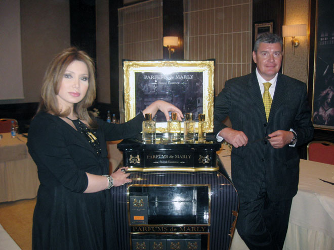 Знаменитый французский бренд мужских духов "Parfums de Marly" Royal Essence в Баку (фотосессия)