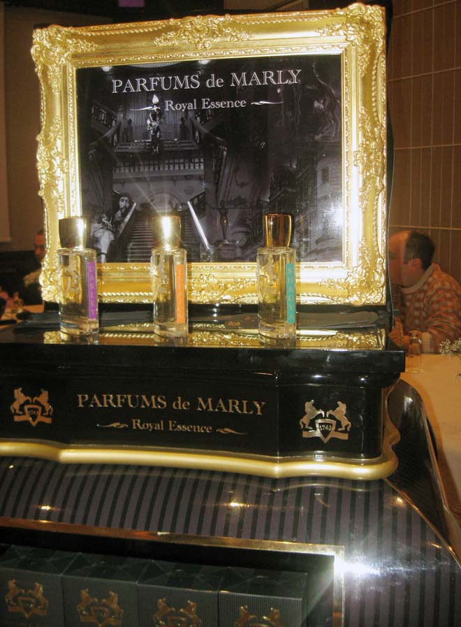 Знаменитый французский бренд мужских духов "Parfums de Marly" Royal Essence в Баку (фотосессия)