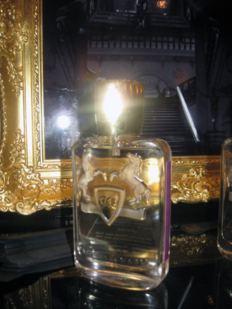 Знаменитый французский бренд мужских духов "Parfums de Marly" Royal Essence в Баку (фотосессия)