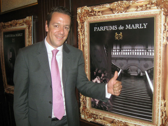 Знаменитый французский бренд мужских духов "Parfums de Marly" Royal Essence в Баку (фотосессия)