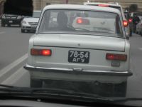 Агсаккал-автош с советскими номерами на улицах Баку (фотосессия)