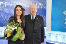 Азербайджанская певица AySel выступила в Москве на вручении международной премии (фотосессия)