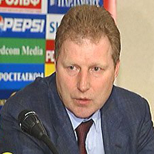 Беспризорная сборная, или Скажут ли Старкову в Баку "мерси"?