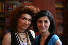 Мне захотелось повторить парижский опыт - азербайджанский писатель Рена Юзбаши (фотосессия)