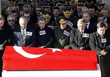 Ритуал погребения азербайджанских воинов, или Слабая пропаганда телеканалов и помощь семьям  шехидов (фотосессия)