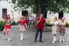 Лиричные мелодии и запах шашлыка азербайджанцев в Белоруссии (фотосессия)