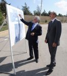 Президент Азербайджана ознакомился с ходом работ по расширению и строительству автомобильных дорог на территории Международный аэропорт Гейдар Алиев-Мардакянский круг-поселок Бильгях (ФОТО)