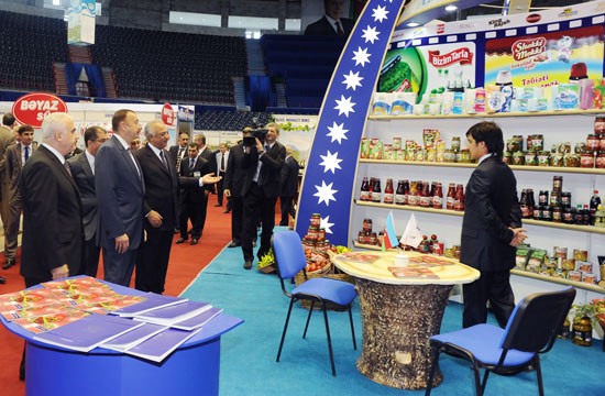 Президент Ильхам Алиев ознакомился с III Международной выставкой Caspian Agro-2010 (ДОПОЛНЕНО) (ФОТО)