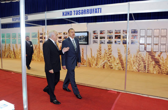 Президент Ильхам Алиев ознакомился с III Международной выставкой Caspian Agro-2010 (ДОПОЛНЕНО) (ФОТО)