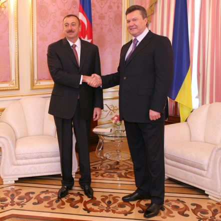 Президент Украины посетит Азербайджан