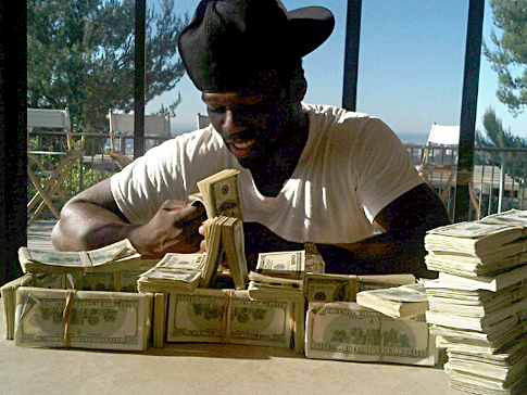 50 Cent ест свои деньги