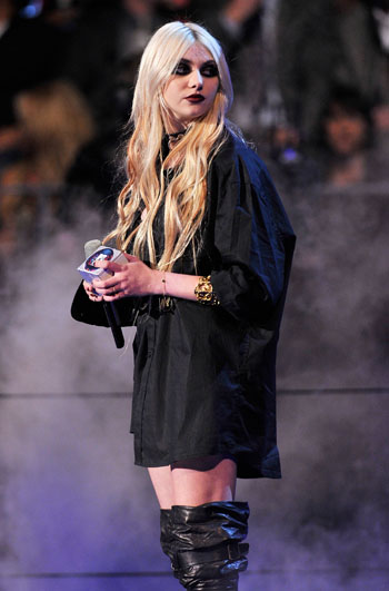 Леди Гага стала триумфатором MTV EMA 2010 (фотосессия)