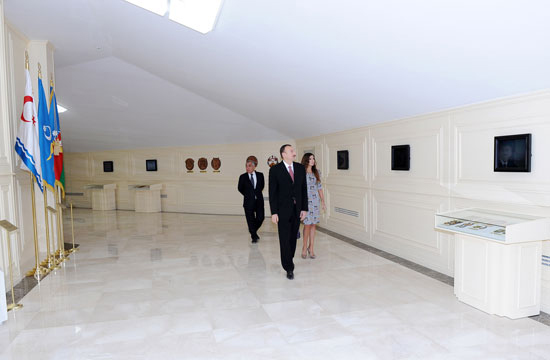 Президент Ильхам Алиев принял участие в открытии Музея Государственного флага (ДОПОЛНЕНО) (ФОТО)