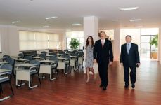 Президент Ильхам Алиев принял участие в открытии школьного комплекса, построенного по инициативе и при поддержке Фонда Гейдара Алиева (ФОТО)