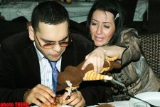 Эмма Алекперзаде украла подарок Мурада Садыха? Кот в сапогах нашелся... (фотосессия)