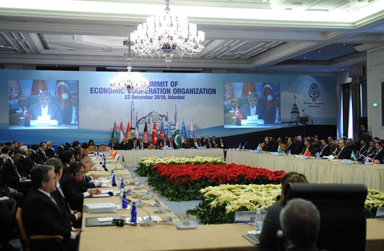 Azerbaijani President attends 11th ECO Summit in Istanbul (PHOTO)