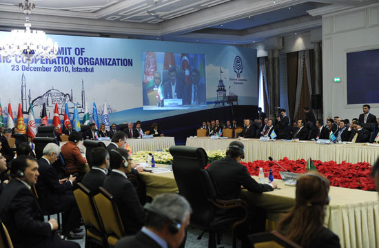 Azerbaijani President attends 11th ECO Summit in Istanbul (PHOTO)