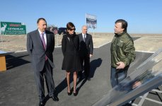 Azerbaijani President watches re-introduction of flock of gazelles to State Reserve (PHOTO)