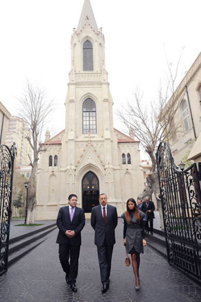 Azerbaijani President views Organ and Chamber Hall of Azerbaijan State Philharmonic after its major overhaul (PHOTO)