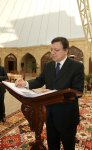 Глава Еврокомиссии прогулялся по историческому центру Баку (фотосессия)