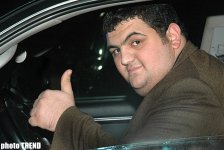 Я вожу автомобиль, достойный настоящих мужчин - ашуг Али Гулиев (фотосессия)