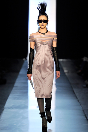 Неделя высокой моды в Париже: Givenchy и Jean Paul Gaultier (фотосессия)
