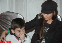 Певица Севда Яхъяева и ее пятилетний ревнивый фанат (фотосессия)
