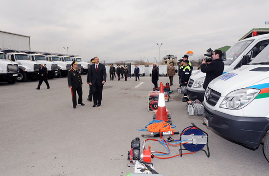 Ilham Aliyev attended the presentation ceremony of the war banner of Civil Defense Troops of the Ministry of Emergency Situations (PHOTO)