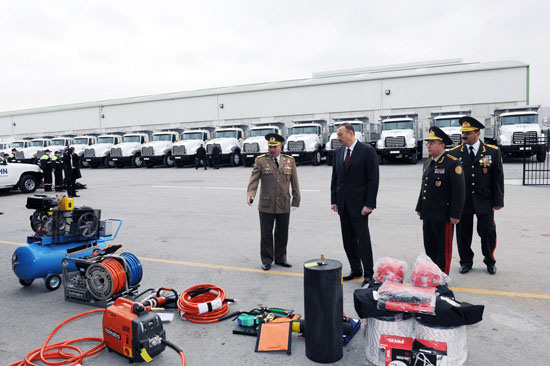 Ilham Aliyev attended the presentation ceremony of the war banner of Civil Defense Troops of the Ministry of Emergency Situations (PHOTO)