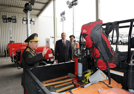 Ilham Aliyev attended the presentation ceremony of the war banner of Civil Defense Troops of the Ministry of Emergency Situations (PHOTO)