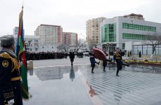 Президент Азербайджана посетил памятник жертвам Ходжалинской трагедии (версия 2) (ФОТО)