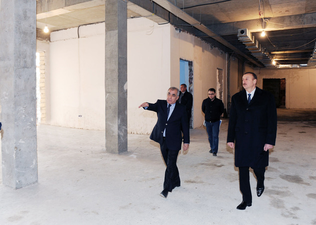 Azerbaijani President inspects construction in new building of school in Sabail district (PHOTO)