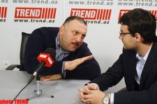 Я же танцую брейк-данс, делаю сальто - шведский социалист Бахрам Багирзаде в гостях Trend Life (видео-фотосессия)