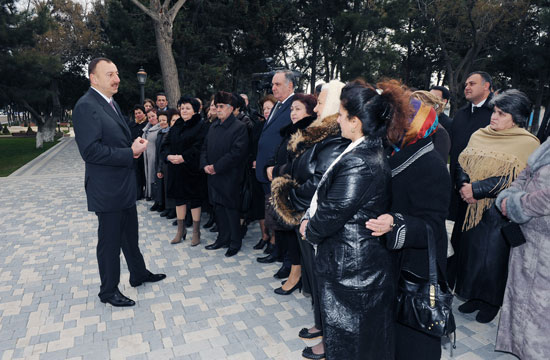Azerbaijan's President examines work done in districts of Baku (PHOTO)