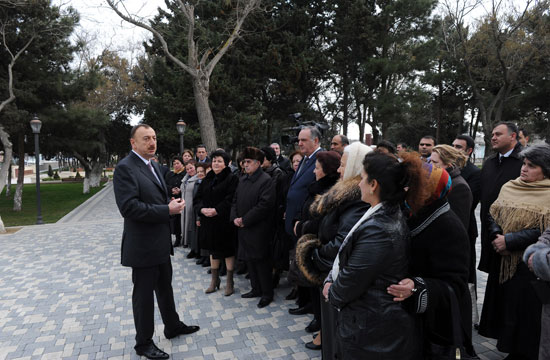 Azerbaijan's President examines work done in districts of Baku (PHOTO)