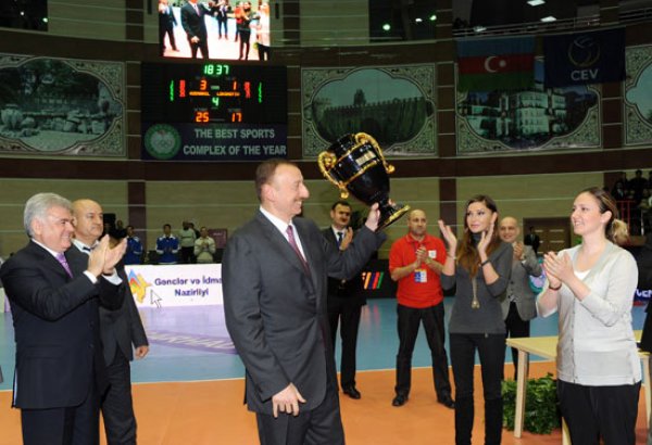 President Ilham Aliyev and his spouse Mehriban Aliyeva watch Challenge Cup final in Baku (PHOTO)