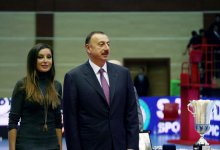 President Ilham Aliyev and his spouse Mehriban Aliyeva watch Challenge Cup final in Baku (PHOTO)