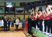 President Ilham Aliyev and his spouse Mehriban Aliyeva watch Challenge Cup final in Baku (PHOTO)