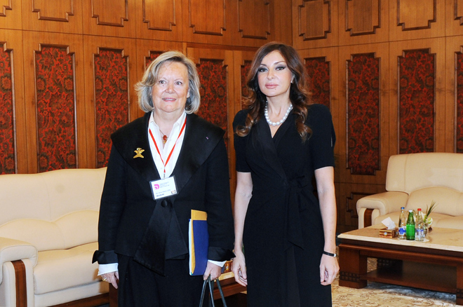 First Lady of Azerbaijan meets senior representatives of foreign countries and international organizations attending World Forum on Intercultural Dialogue (PHOTOS) (UPDATE)