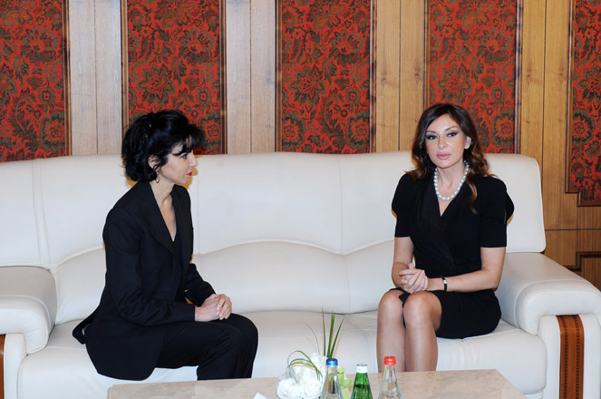 First Lady of Azerbaijan meets senior representatives of foreign countries and international organizations attending World Forum on Intercultural Dialogue (PHOTOS) (UPDATE)