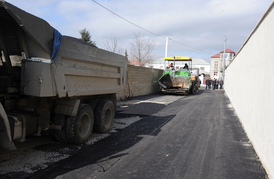 Azerbaijani President gets acquainted with improvement work in Bilajari and Sulutapa settlements (PHOTO)