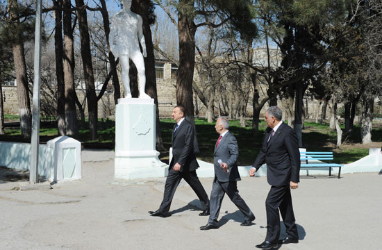 Azerbaijani President gets acquainted with improvement work in Bilajari and Sulutapa settlements (PHOTO)