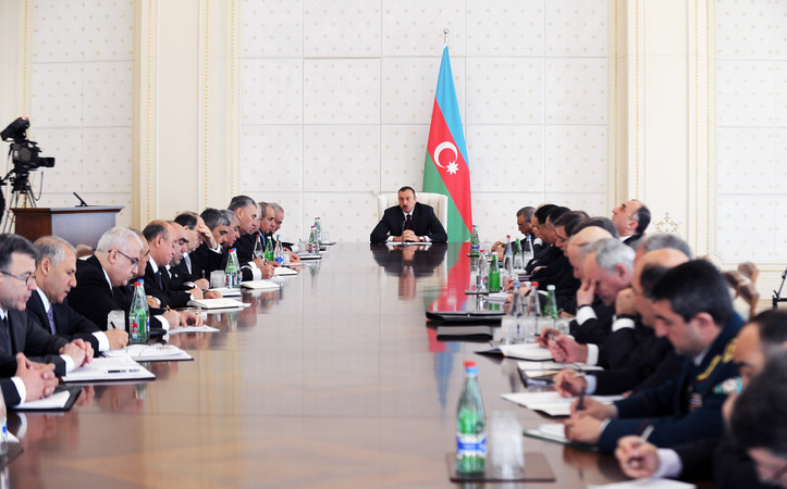 Azerbaijani president: Azerbaijan's economy successfully develops in first quarter of 2011 (PHOTO)
