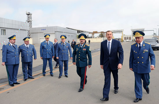 Azerbaijani President gets acquainted with conditions created in Astara customs office (PHOTO)