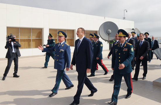Azerbaijani President gets acquainted with conditions created in Astara customs office (PHOTO)