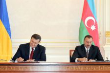 Azerbaijan, Ukraine sign bilateral documents (PHOTO)