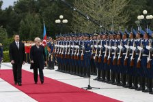 В Баку состоялась церемония официальной встречи Президента Литвы (ФОТО)